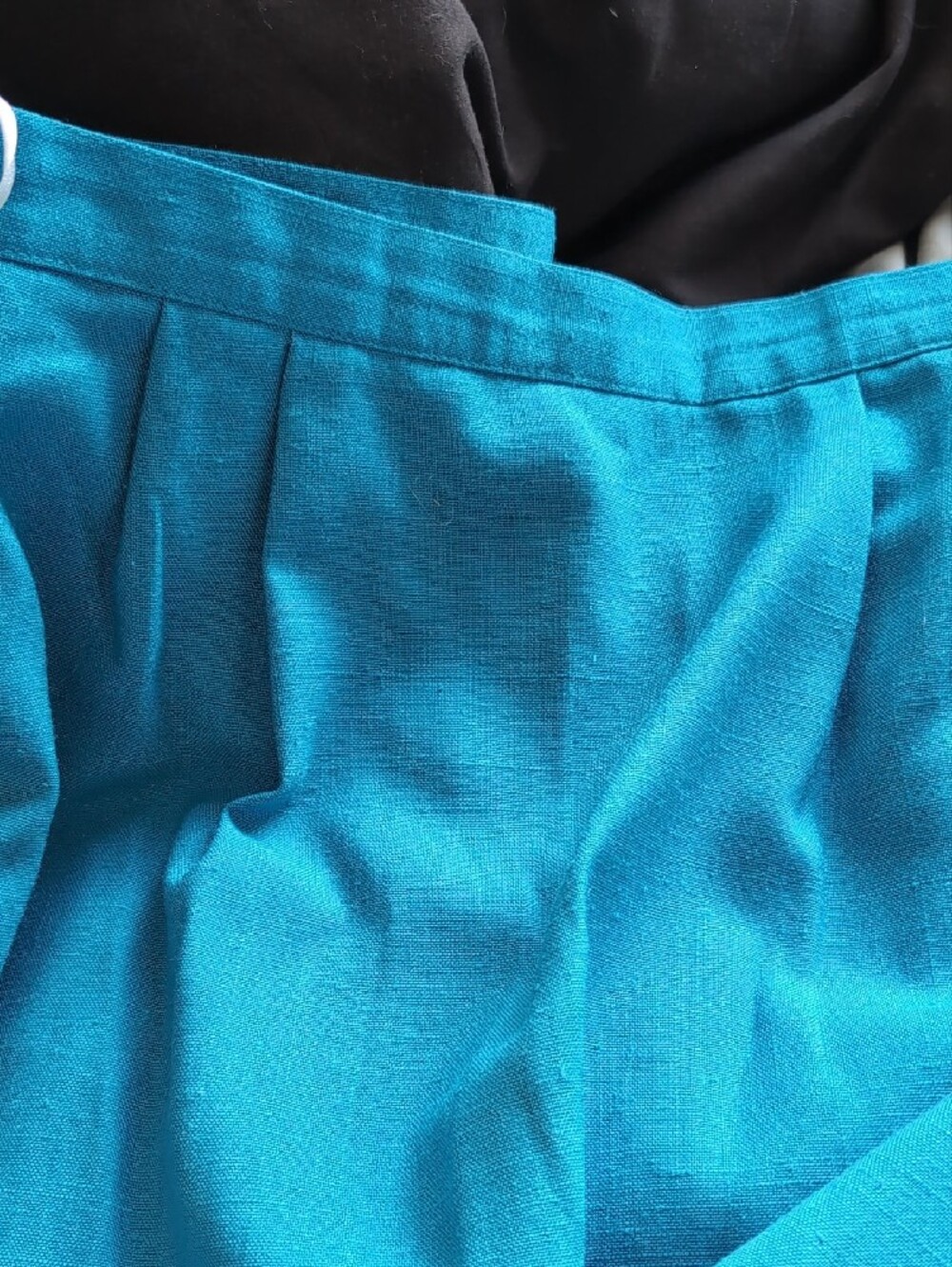 80s Vintage Sasson Blazer And Matching Pencil Skirt with Black Notch Lapel - Picture 3 of 7